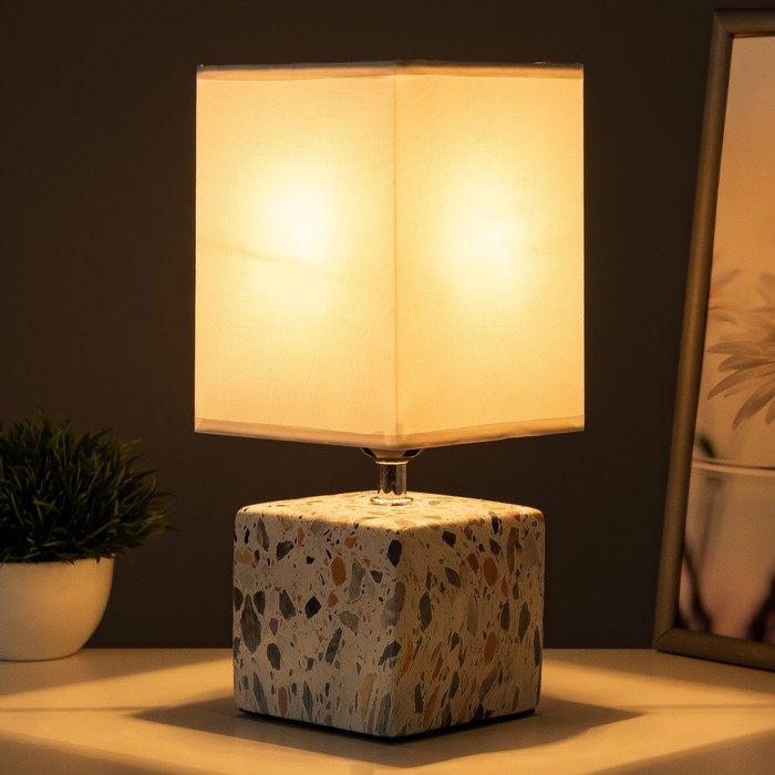 Настольная лампа Настольная лампа "Сафари" Е27 40Вт бело-серый 12,5х12,5х29 см RISALUX