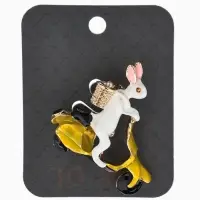 Брошь &laquo;Заяц&raquo; на мопеде, стразы, цветной в золоте