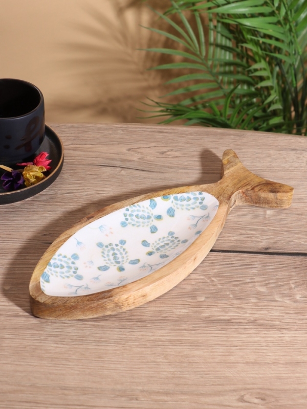 Блюдо в форме рыбки Блюдо в форме рыбки "Черепаха и цветы" дерево манго 32х11,5х2 см