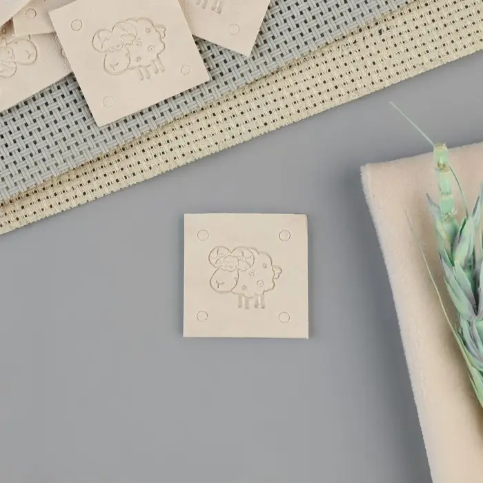 Набор нашивок «Овечка», 2.5×2.5 см, 10 шт., бежевый Набор нашивок «Овечка», 2.5×2.5 см, 10 шт., бежевый