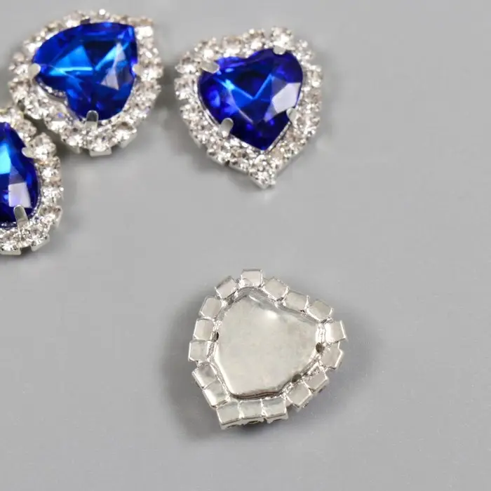 Декор для творчества металл "Медальон сердце в стразах" синий 1,8х1,7 см