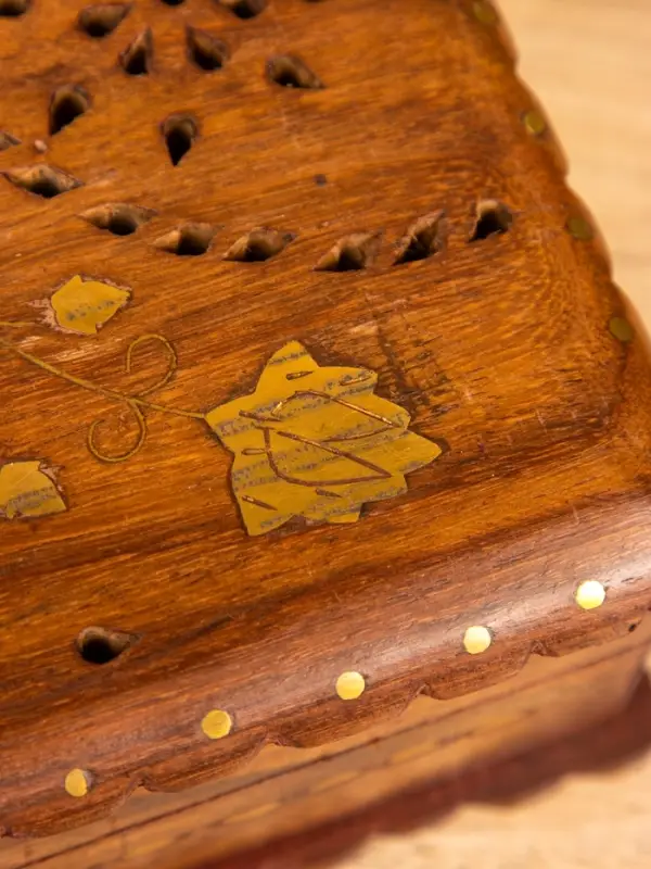 Шкатулка резная  Шкатулка резная "Флористика" 20х12,5х6,5 см, дерево шишам