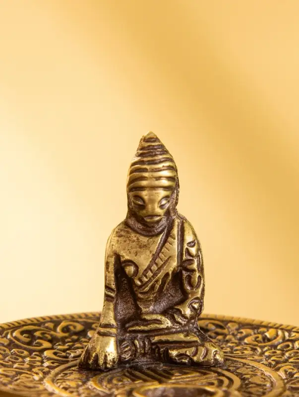 Подставка под благовония  Подставка под благовония "Будда на тарелке" латунь 7 см