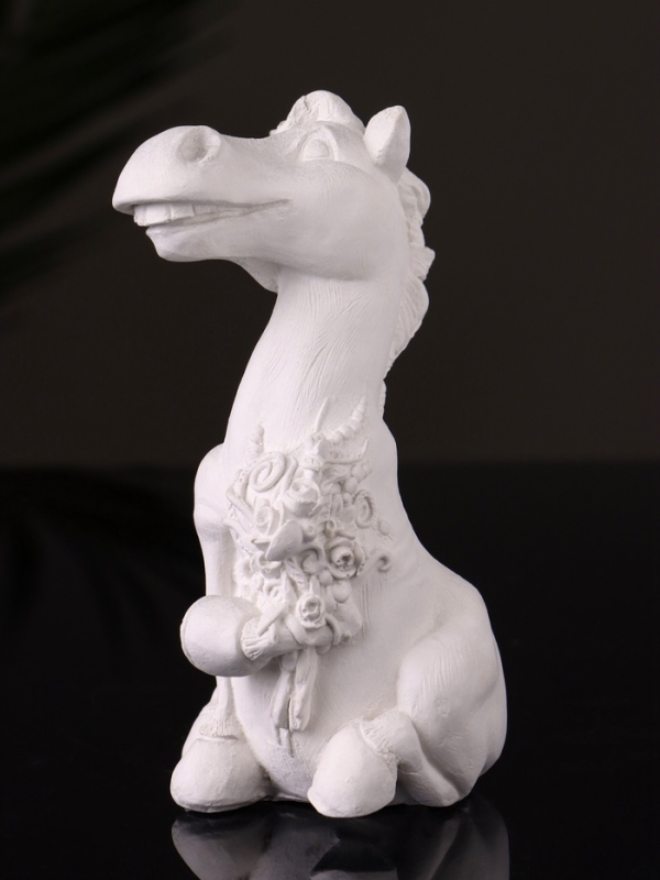 Статуэтка Статуэтка "Конь с букетом" 11см, натуральный