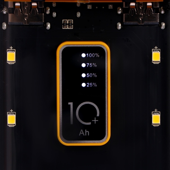 Внешний аккумулятор CRR-32, 10000 мАч, 2USB, Type-C, 2 А, дисплей, чёрный Внешний аккумулятор CRR-32, 10000 мАч, 2USB, Type-C, 2 А, дисплей, чёрный