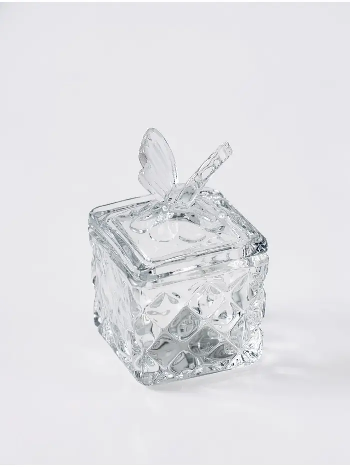 Шкатулка для украшений с крышкой &laquo;Бабочка&raquo;, прозрачная, стекло, квадрат, 6&times;6&times;9 см