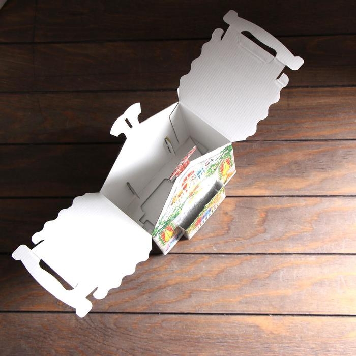 Новый год. Подарочная коробка Новый год. Подарочная коробка "С Сантой", 18,8 х 14,6 х 29,7 см.