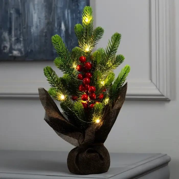 Фигура светодиодная &laquo;Ель и ягоды&raquo; 34&times;18&times;18 см, 10 LED, батарейки AG13&times;3 (в комплекте), свечение тёплое белое