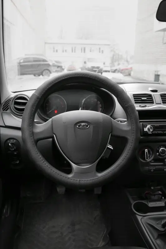 Оплетка на руль D-образная (нат. кожа) AVS DS-296M-B (размер M, черный) - Серия "Classic"