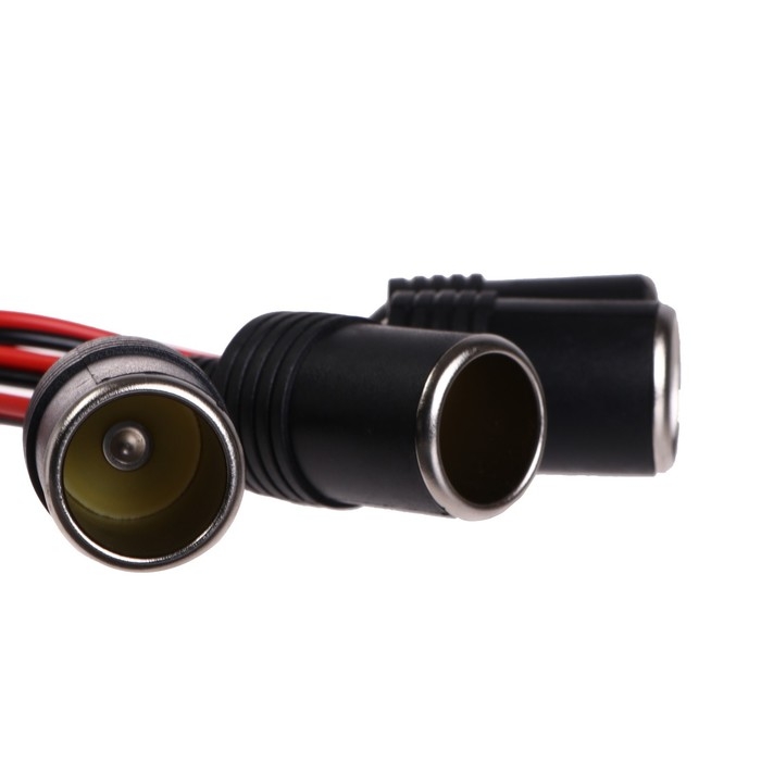 Разветвитель прикуривателя 12-24V, 4 гнезда, провод 45 см Разветвитель прикуривателя 12-24V, 4 гнезда, провод 45 см