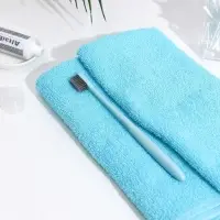 Зубная щетка мягкая, в тубе, бирюзовая