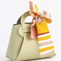 Кожанная подарочная сумочка 13 х12 х 5,5 см оливковая