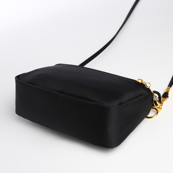 Сумка женская кросс-боди на молнии, цвет чёрный Сумка женская кросс-боди на молнии, цвет чёрный