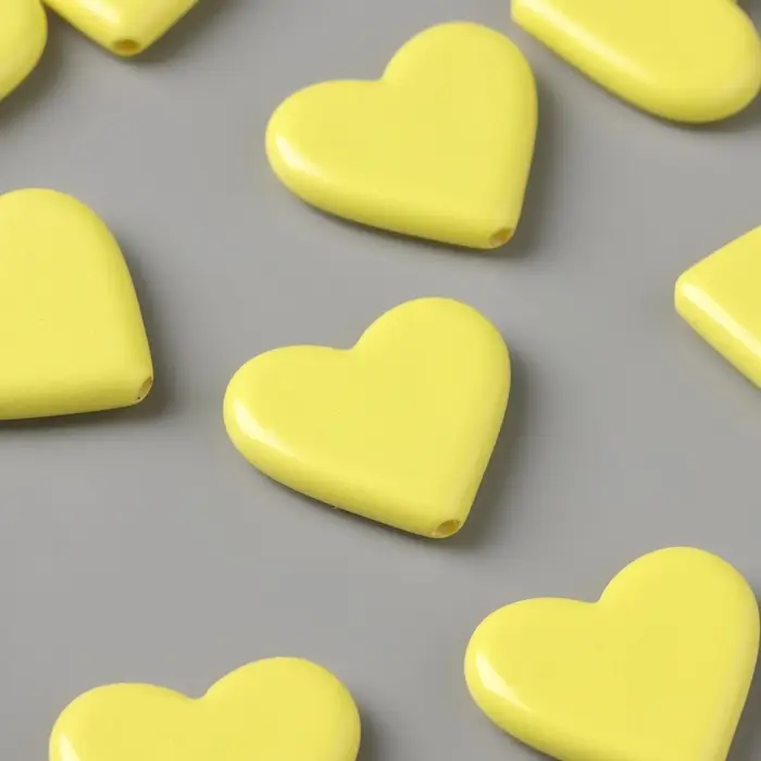 Бусины для творчества акрил Бусины для творчества акрил "Сердечки гладкие" жёлтый 2,4х2х0,5 см