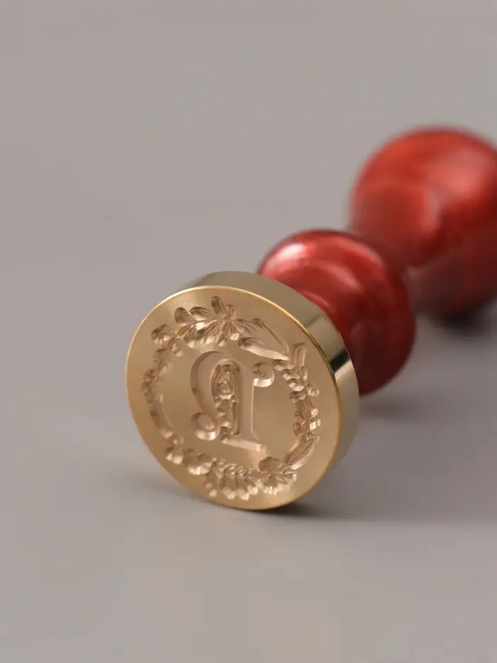 Печать для сургуча с пластиковой ручкой &laquo;Венок с буквой N&raquo;, 2.5&times;2.5&times;6.3 см