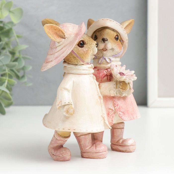 Сувенир полистоун Сувенир полистоун "Зайчики в шляпках и дождевиках, с цветком" 13,5х8х13 см