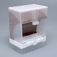 Автокормушка для птиц &laquo;Пижон&raquo;, 8.5&times;8&times;15.4 см, пластик, белая