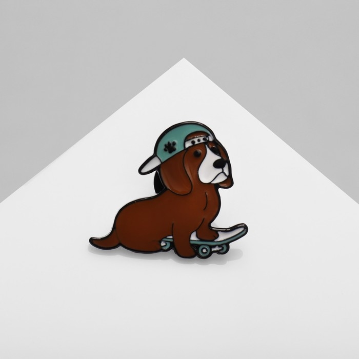 Значок «Собака» на скейте, цветной в чёрном металле Значок «Собака» на скейте, цветной в чёрном металле