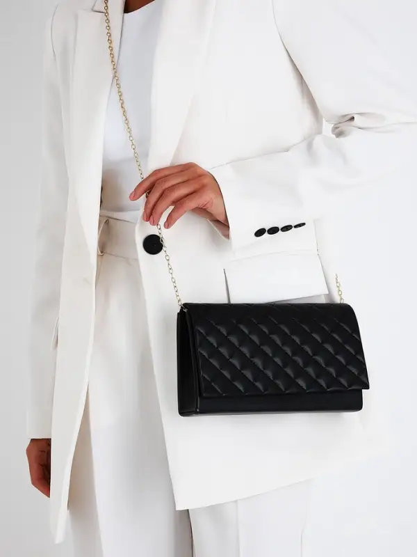 Сумка-клатч женская на магните, на длинной цепочке, со стёжкой, чёрная