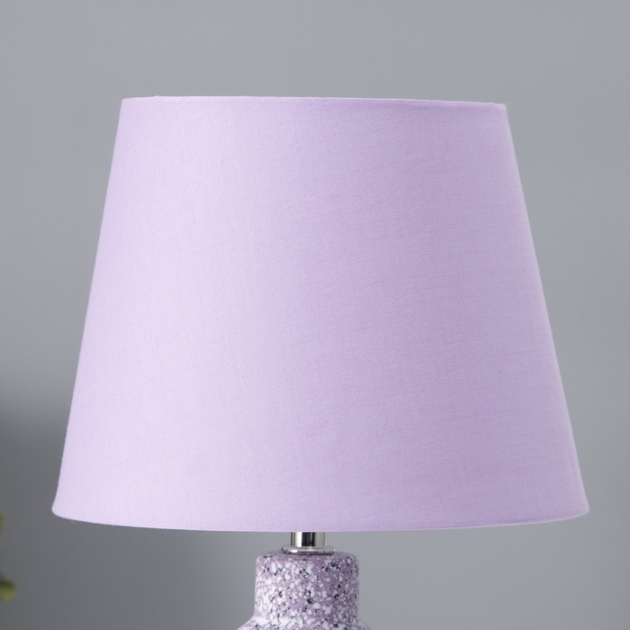 Настольная лампа с абажуром RISALUX «Лавр», 1×Е14, 40 Вт, фиолетовый, 20×20×35 см Настольная лампа с абажуром RISALUX «Лавр», 1×Е14, 40 Вт, фиолетовый, 20×20×35 см