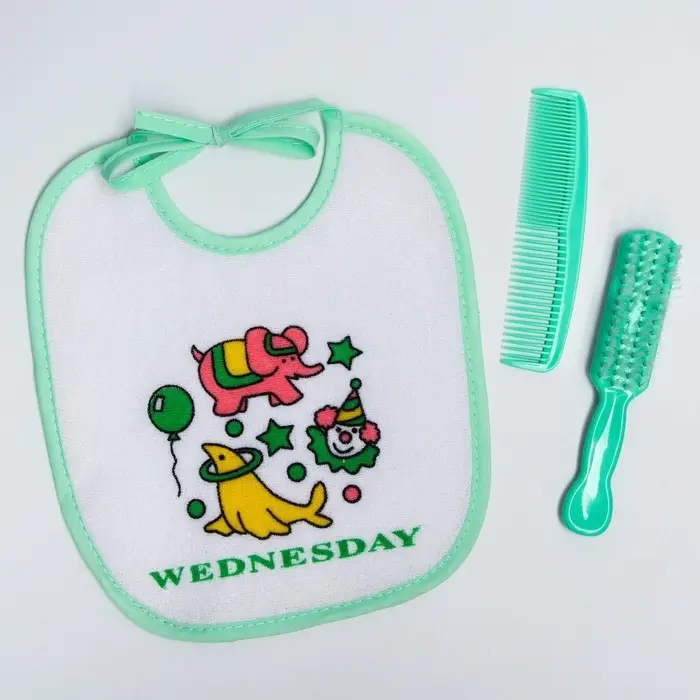 Подарочный набор детский &laquo;Первый подарок малышу&raquo;, 10 предметов: бутылочки для кормления 150 и 250 мл, поильник, посуда, нагрудник, расчёска, щётка