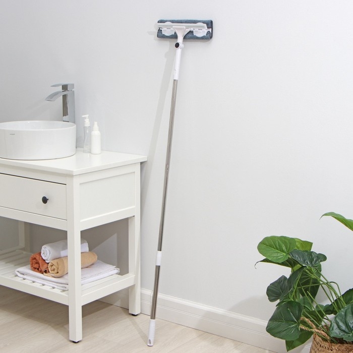 Окномойка бабочка Raccoon, стальная телескопическая ручка, микрофибра, поворот на 180°, 27×7×114(137) см Окномойка бабочка Raccoon, стальная телескопическая ручка, микрофибра, поворот на 180°, 27×7×114(137) см