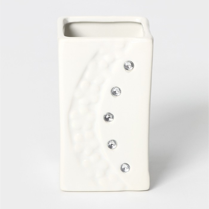 Набор аксессуаров для ванной комнаты Доляна «Цветочный барельеф», 4 предмета (дозатор 270 мл, мыльница, 2 стакана 210 мл), цвет белый Набор аксессуаров для ванной комнаты Доляна «Цветочный барельеф», 4 предмета (дозатор 270 мл, мыльница, 2 стакана 210 мл), цвет белый