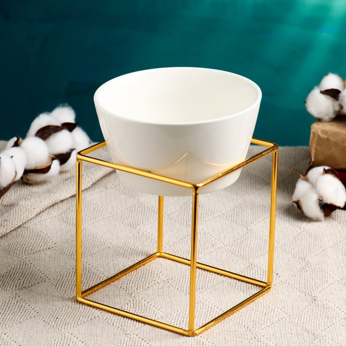 Горшок на подставке Горшок на подставке "Куб" на золотой подставке 17х12х12см