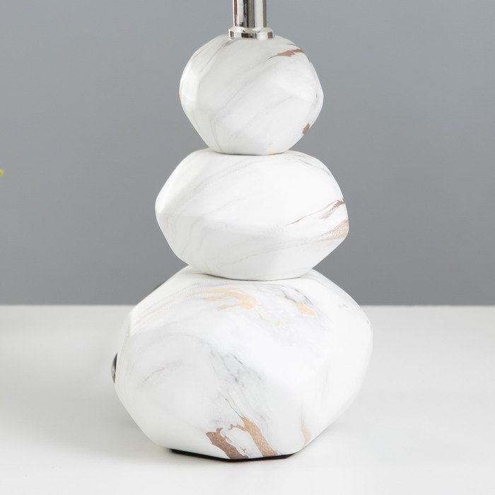 Настольная лампа Настольная лампа "Андри" E14 40Вт белый-золото 23х23х39 см RISALUX