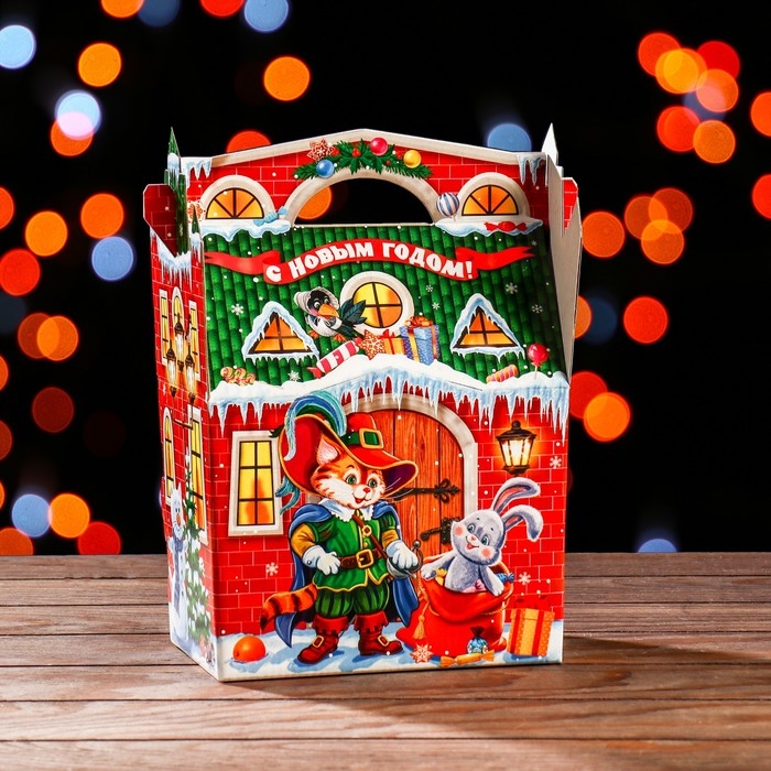 Новый год. Подарочная коробка Новый год. Подарочная коробка "Кот в сапогах", 23,5 х 20 х 12 см.