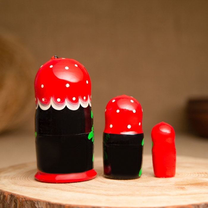 Матрёшка 3-х кукольная  Матрёшка 3-х кукольная "Маша" с божьей коровкой, 11см, ручная роспись.