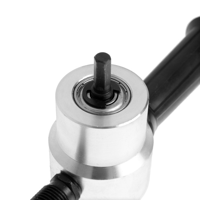 Насадка для дрели ТУНДРА, для резки листового металла до 1.8 мм Насадка для дрели ТУНДРА, для резки листового металла до 1.8 мм