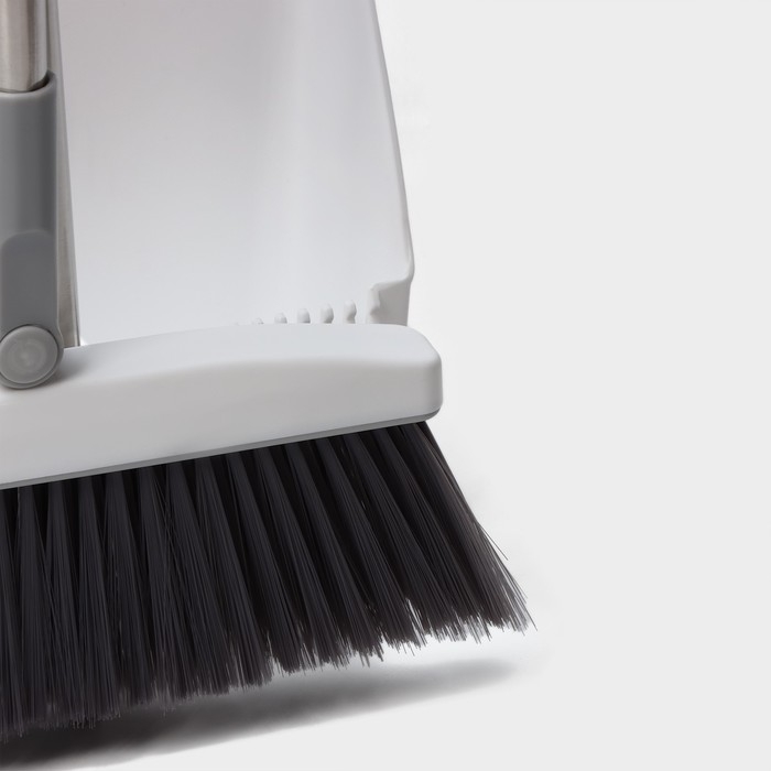 Щётка для пола Raccoon, 2 предмета: совок 27×25×88 см, щётка 26×94 см, цвет белый Щётка для пола Raccoon, 2 предмета: совок 27×25×88 см, щётка 26×94 см, цвет белый