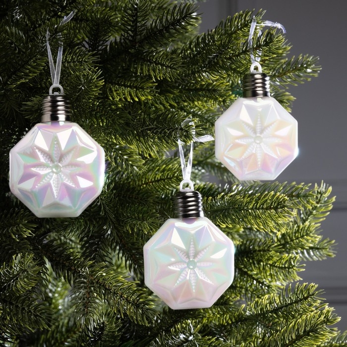 Набор елочных шаров Набор елочных шаров "Изморозь", d=7.5 см, 3 LED, 3 шт, батарейки AG13x9 (нет в комплекте), свечение тёплое белое