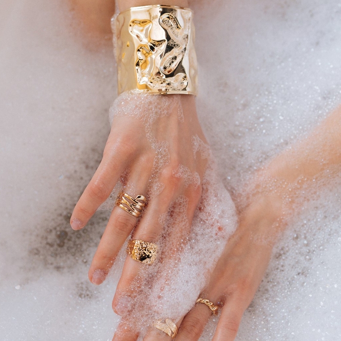 Браслет металл «Манжета» с выемками, цвет золото Браслет металл «Манжета» с выемками, цвет золото