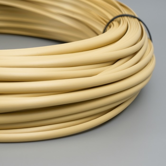Ротанг искусственный гладкий 6 мм 100 м полутрубка (солома) Ротанг искусственный гладкий 6 мм 100 м полутрубка (солома)
