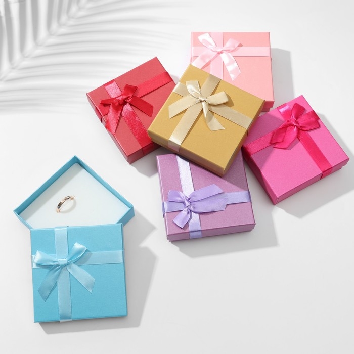 Коробочка подарочная под набор «Палетка», 9×9, цвет МИКС Коробочка подарочная под набор «Палетка», 9×9, цвет МИКС