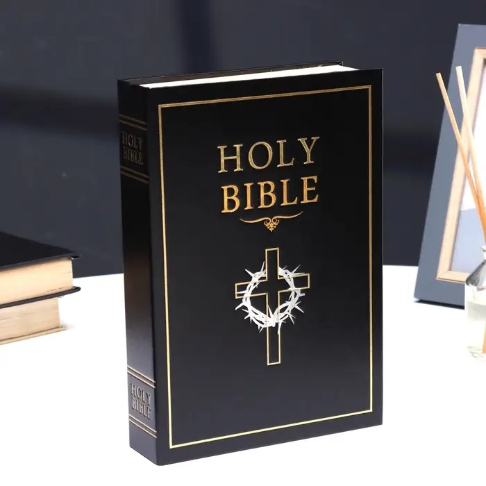 Шкатулка - книга сейф &laquo;Библия&raquo;, с настоящими страницами, замком и ключами