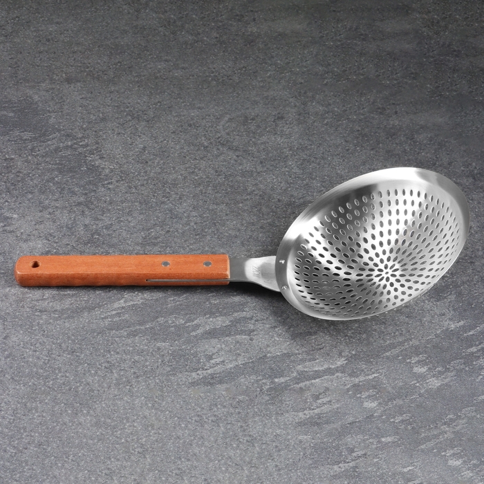 Шумовка для казана узбекская 48см, глубокая, диаметр 22см Шумовка для казана узбекская 48см, глубокая, диаметр 22см