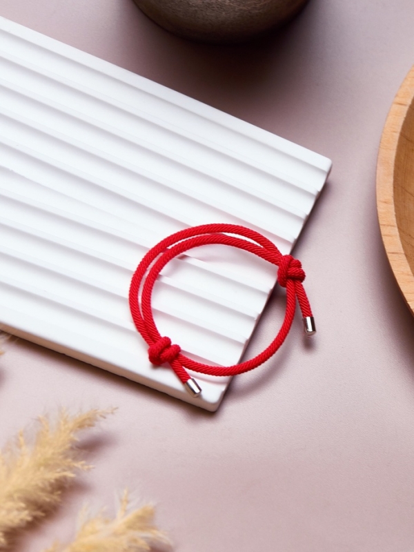 Браслет-оберег «Красная нить» защита, цвет красный в серебре, d=6