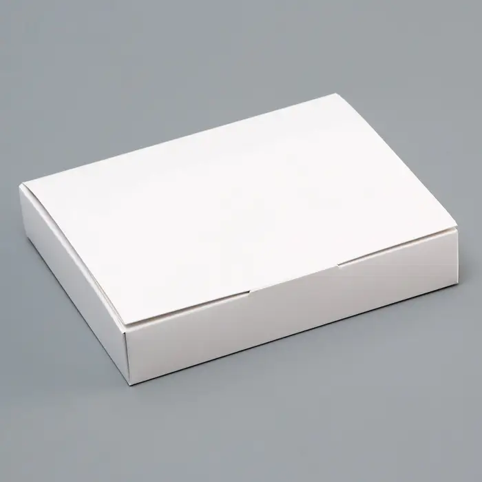 Коробка для 12 конфет, белая с откидной крышкой, 19&times;15&times;3.5 см