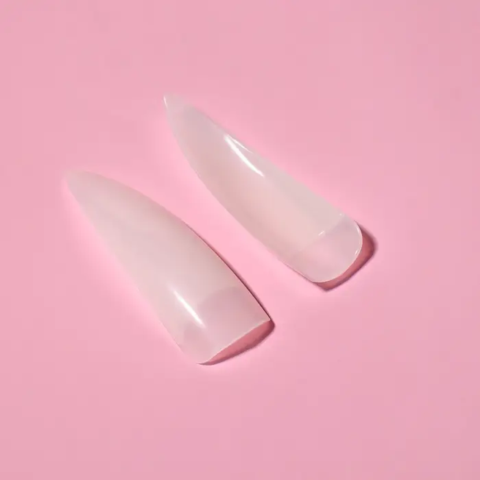 Типсы для наращивания ногтей, 100 шт., форма стилет, короткая контактная зона, в контейнере, молочные