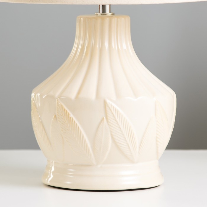 Настольная лампа Настольная лампа "Глория" Е14 40Вт бежевый 23х23х34 см RISALUX