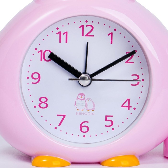 Будильник Будильник "Пингвинёнок", с карандашницей, дискретный ход, d-6 см, 12 х 14.5 см, розовый