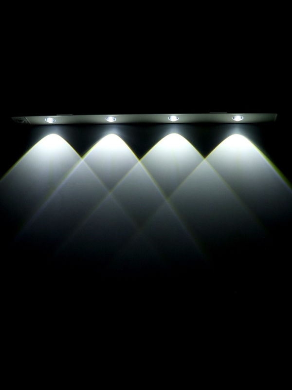 Светильник светодиодный с датчиком движения, 4Вт, от аккум. батареи, 50 см, 3000К-6500К Светильник светодиодный с датчиком движения, 4Вт, от аккум. батареи, 50 см, 3000К-6500К