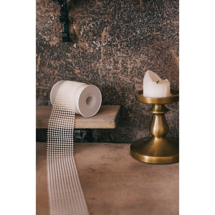 Лента с имитацией жемчуга, 6 см, 9 ± 1 м, цвет белый Лента с имитацией жемчуга, 6 см, 9 ± 1 м, цвет белый