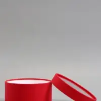 Подарочная коробка, красная, завальцованная с окном, 18 х 10 см