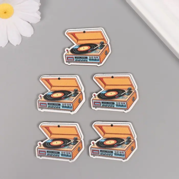 Декор для творчества дерево Декор для творчества дерево "Музыкальный проигрыватель" 3,1х3,8х0,3 см