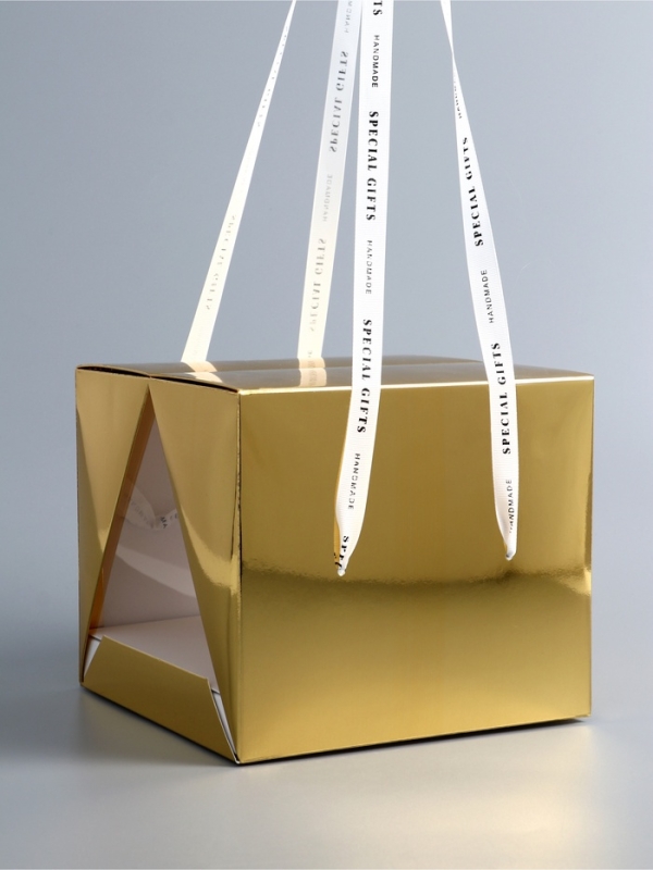 Коробка под бенто-торт с ленточками, золотая , 21 х 21 х 18 см Коробка под бенто-торт с ленточками, золотая , 21 х 21 х 18 см