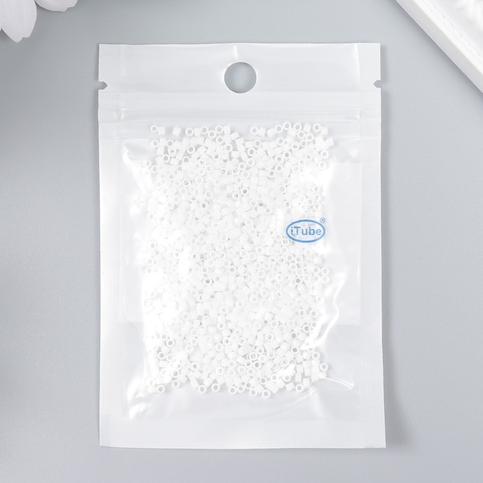 Бисер стекло 11/0  Бисер стекло 11/0 "Цилиндр. Белый глянец" 10 гр